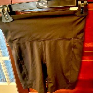 NWT- Carrie Underwood Calia Womens sport bike shorts XS Energize Collection